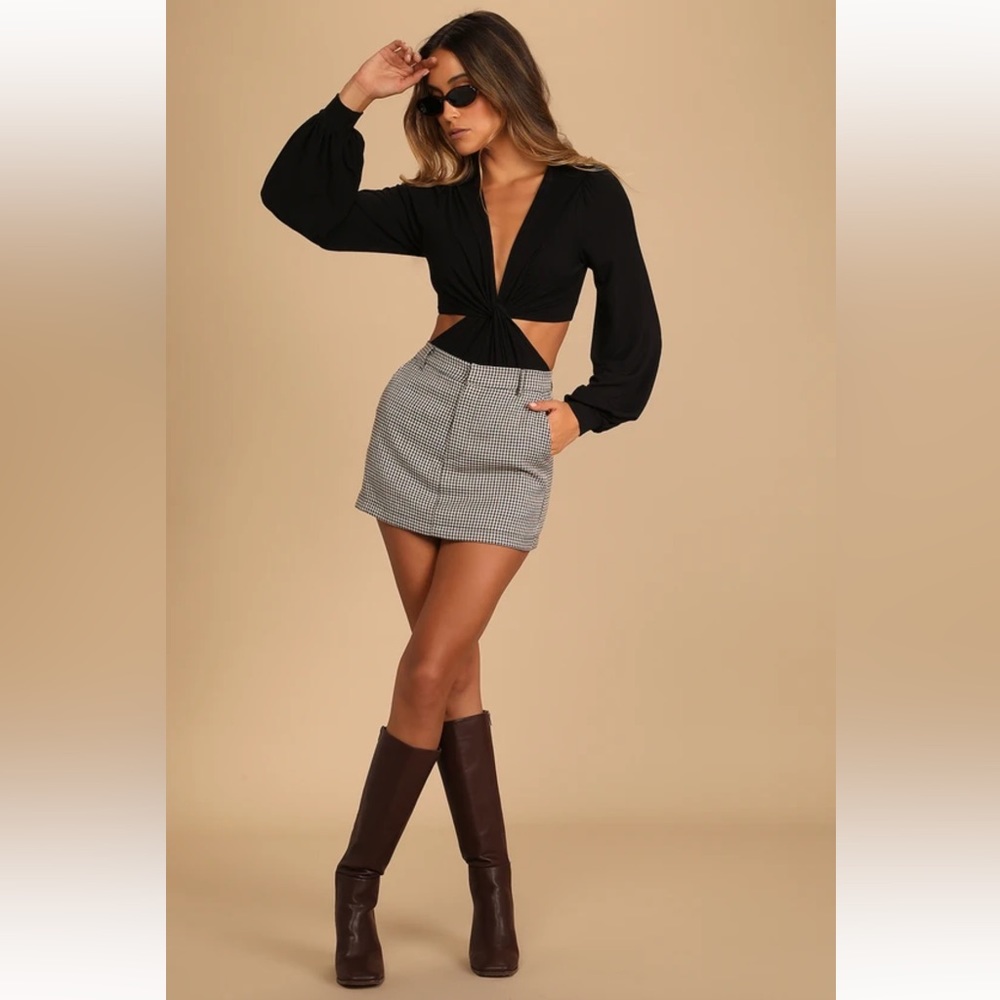 NWT LULUS | Twist and Clout Black Twist-Front Cutout Long Sleeve Bodysuit M